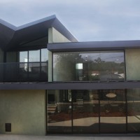 rear elevation - photo by Lisa Palmer, Hyperion Art