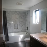 guest bathroom - photo by Lisa Palmer, Hyperion Art