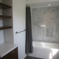 guest bathroom - photo by Lisa Palmer, Hyperion Art